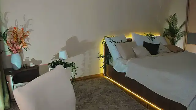 YourLovellyStory online show from 10/22/25, 09:20