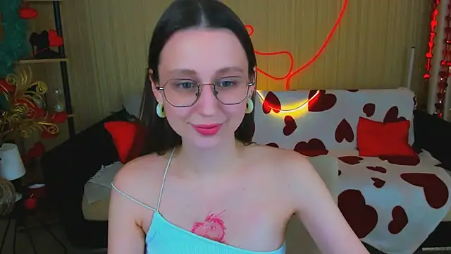 Snapshot of YourLovellyStory chatting on 02/28/26, 04:39 YourLovellyStory online show from 02/28/26, 04:39