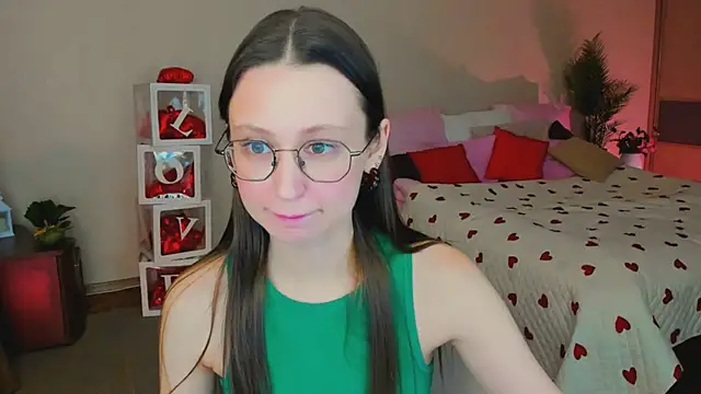 Snapshot of YourLovellyStory chatting on 02/20/26, 12:07 YourLovellyStory online show from 02/20/26, 12:07