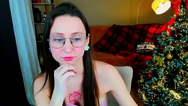 Snapshot of YourLovellyStory chatting on 01/12/26, 11:17 YourLovellyStory online show from 01/12/26, 11:17