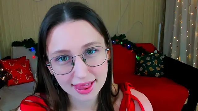 YourLovellyStory online show from 12/16/25, 04:33