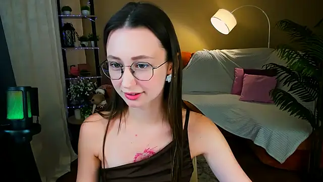 YourLovellyStory online show from 12/03/25, 04:17