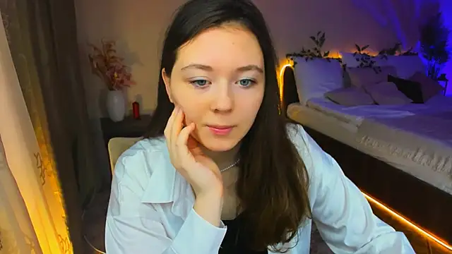 AlluringLookk online show from 11/08/25, 09:13