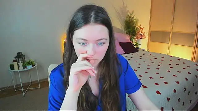 AlluringLookk online show from 05/14/26, 04:48