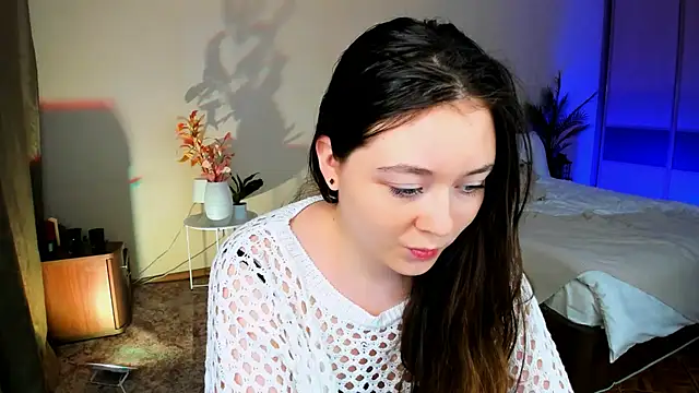 AlluringLookk online show from 11/18/25, 11:24