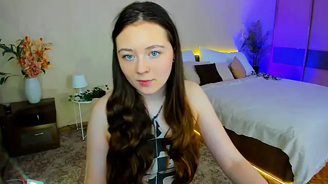 AlluringLookk online show from 10/10/25, 11:33