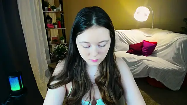 AlluringLookk online show from 03/06/26, 04:24