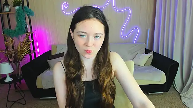 AlluringLookk online show from 10/03/25, 06:20