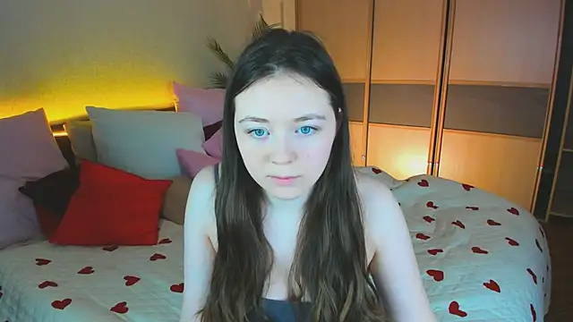 AlluringLookk online show from 03/28/26, 04:35