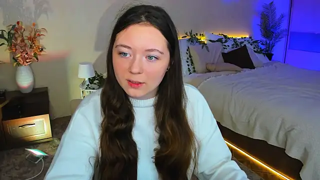 AlluringLookk online show from 10/01/25, 07:40