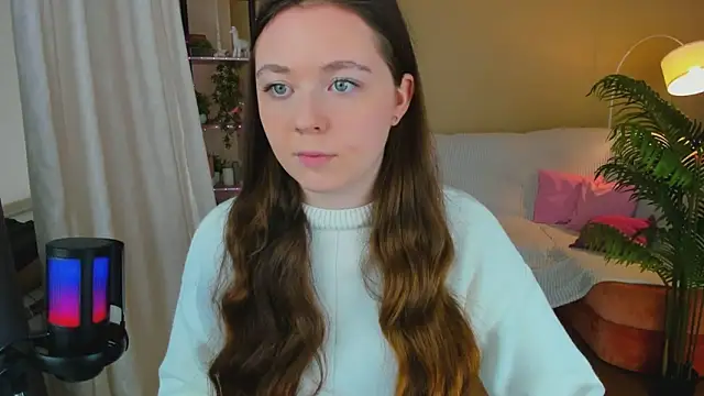 AlluringLookk online show from 10/15/25, 12:24