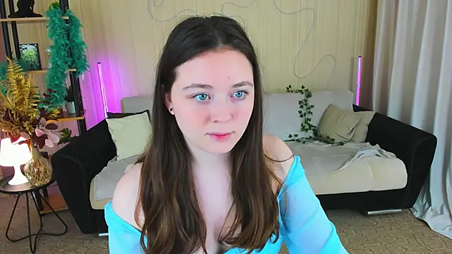 AlluringLookk online show from 11/28/25, 04:40