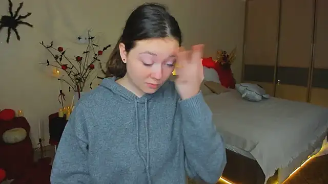 AlluringLookk online show from 10/25/25, 04:33