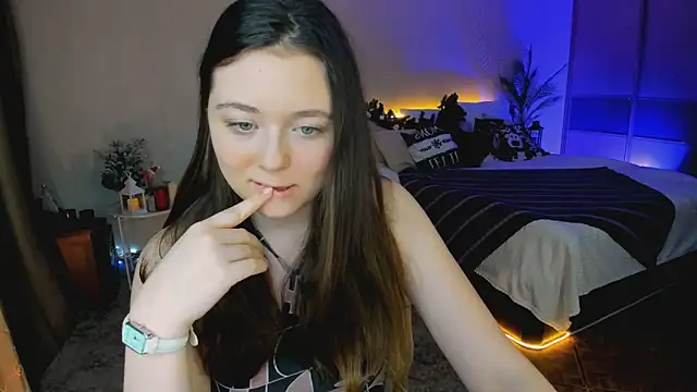 AlluringLookk online show from 12/16/25, 01:15