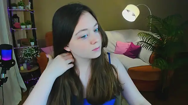 Snapshot of AlluringLookk chatting on 01/14/26, 04:32 AlluringLookk online show from 01/14/26, 04:32