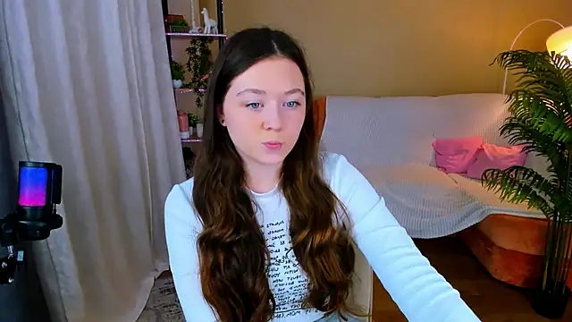 AlluringLookk online show from 10/17/25, 11:12