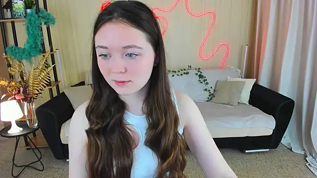 AlluringLookk online show from 10/04/25, 04:41