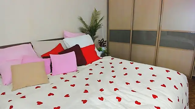 AlluringLookk online show from 03/20/26, 12:39