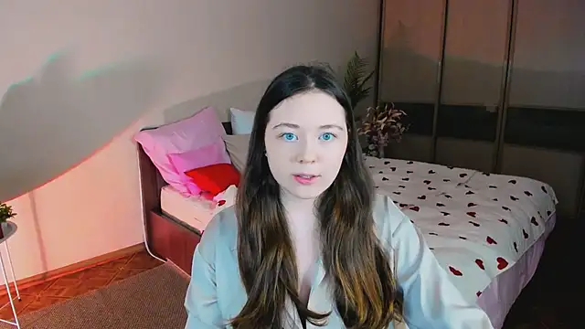 AlluringLookk online show from 04/12/26, 04:43