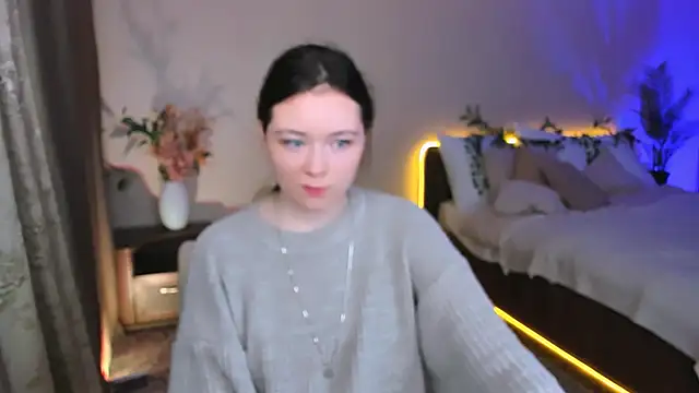 AlluringLookk online show from 09/20/25, 04:17