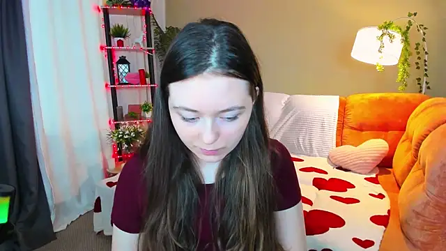 AlluringLookk online show from 04/05/26, 11:28