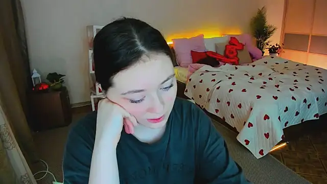 Snapshot of AlluringLookk chatting on 02/15/26, 08:35 AlluringLookk online show from 02/15/26, 08:35