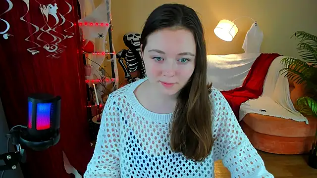 AlluringLookk online show from 11/03/25, 04:21