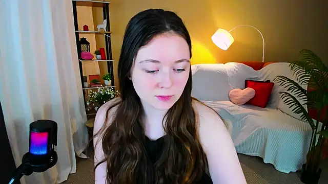 Snapshot of AlluringLookk chatting on 02/27/26, 12:05 AlluringLookk online show from 02/27/26, 12:05