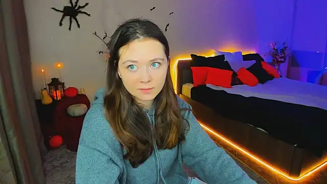 AlluringLookk online show from 10/29/25, 04:28