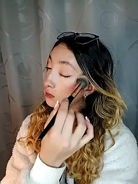 LauMiller online show from 11/21/25, 12:31