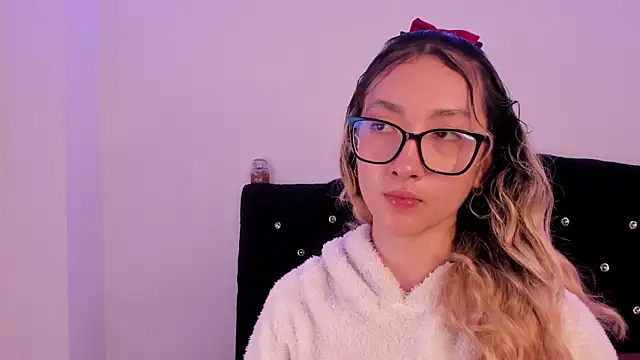 LauMiller online show from 11/12/25, 01:43