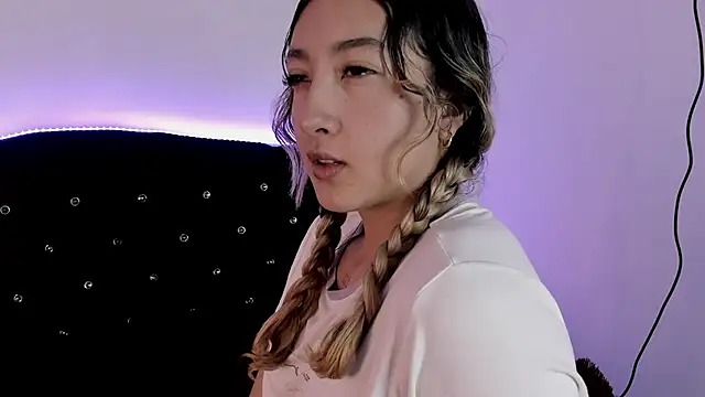 LauMiller online show from 12/17/25, 12:37