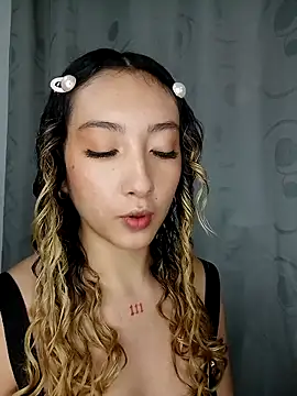 LauMiller online show from 12/20/25, 01:19