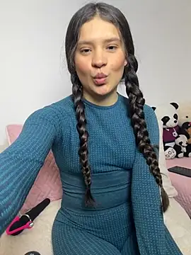 Emilyybennet  online show from 10/17/25, 10:33