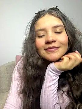 Emilyybennet  online show from 10/18/25, 11:51