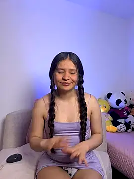 Snapshot of Emilyybennet_ chatting on 11/21/25, 08:13 Emilyybennet online show from 11/21/25, 08:13