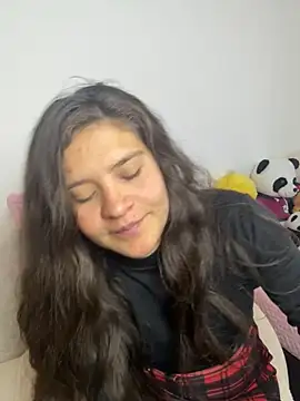 Snapshot of Emilyybennet_ chatting on 11/07/25, 10:03 Emilyybennet online show from 11/07/25, 10:03