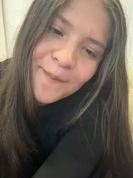 Emilyybennet  online show from 05/05/26, 02:14