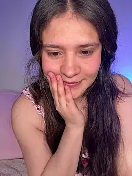 Snapshot of Emilyybennet_ chatting on 07/25/26, 02:30 Emilyybennet online show from 07/25/26, 02:30