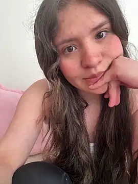 Emilyybennet  online show from 04/10/26, 08:05