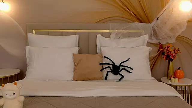 VanessaFields online show from 10/22/25, 03:11