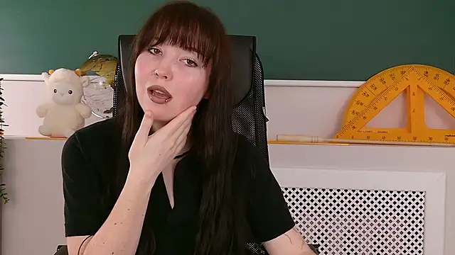 VanessaFields online show from 10/28/25, 03:11