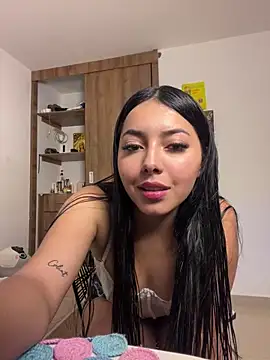 Snapshot of Scarlett699 chatting on 10/15/25, 04:48 Scarlett699 online show from 10/15/25, 04:48