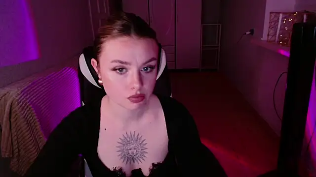 Snapshot of AngelicaHollywood chatting on 02/25/26, 09:47 AngelicaHollywood online show from 02/25/26, 09:47