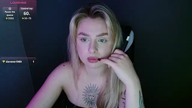AngelicaHollywood online show from 10/04/25, 08:21