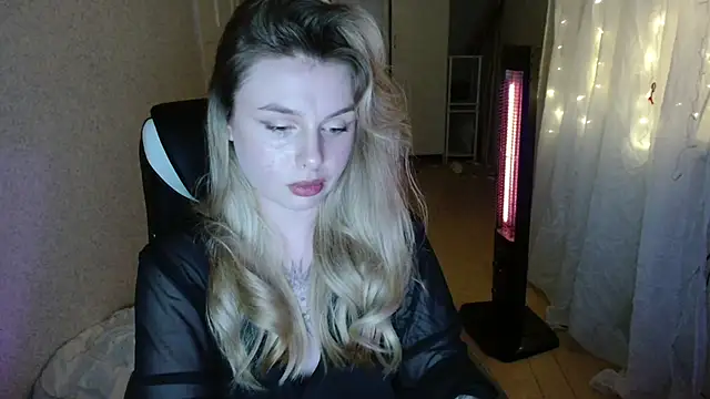 AngelicaHollywood online show from 12/04/25, 08:41