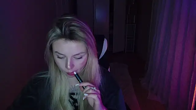 Snapshot of AngelicaHollywood chatting on 01/17/26, 07:06 AngelicaHollywood online show from 01/17/26, 07:06