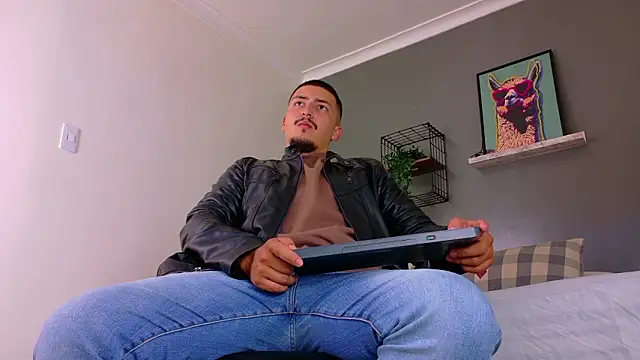 MrFox   online show from 03/10/26, 07:29