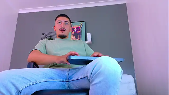 MrFox   online show from 05/26/26, 07:34