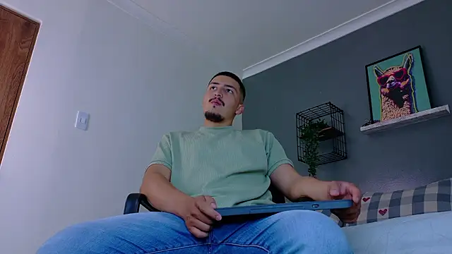 MrFox   online show from 03/16/26, 07:27